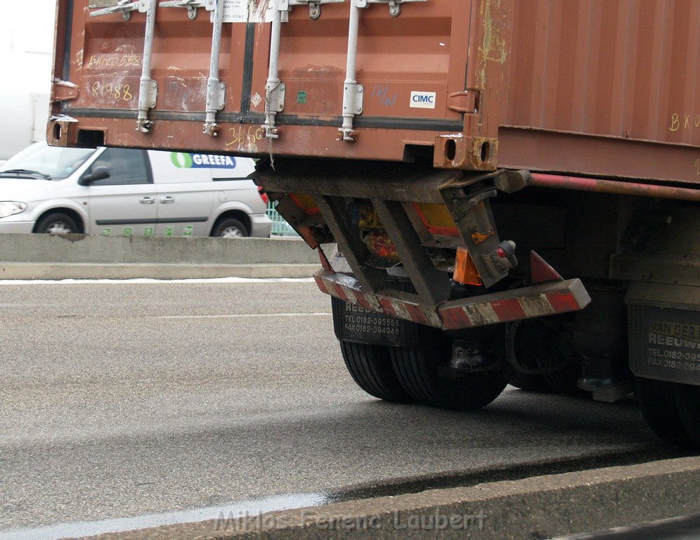 VU Transporter Lkw Zoobruecke Rich Koeln    P11.JPG